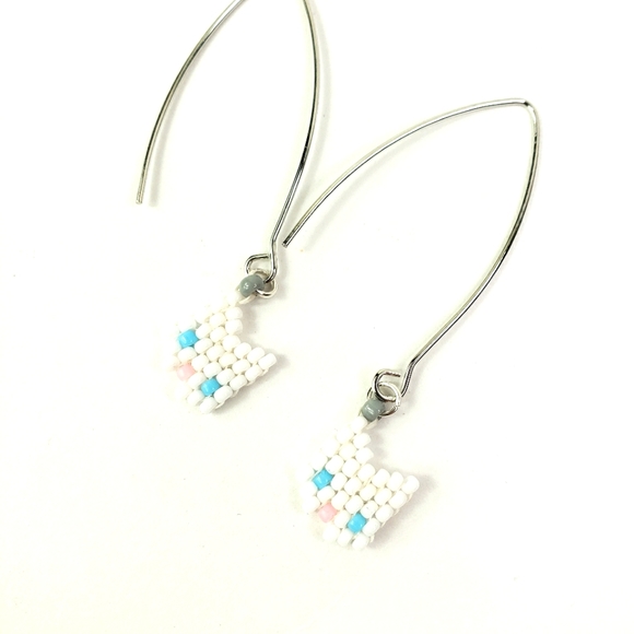 White Kitty Mini Seedbead Cute Earrings - Picture 2 of 3
